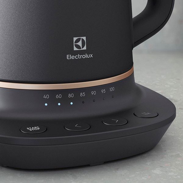 Электрочайник ELECTROLUX E7K1-6BP elekrolux-e7k1-6bp фото